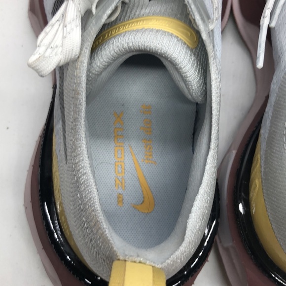 Womens Nike ZoomXInvincible Run FK 3 FN7997-005 Wide Tried on Without Box sz 6.5 - Picture 10 of 10